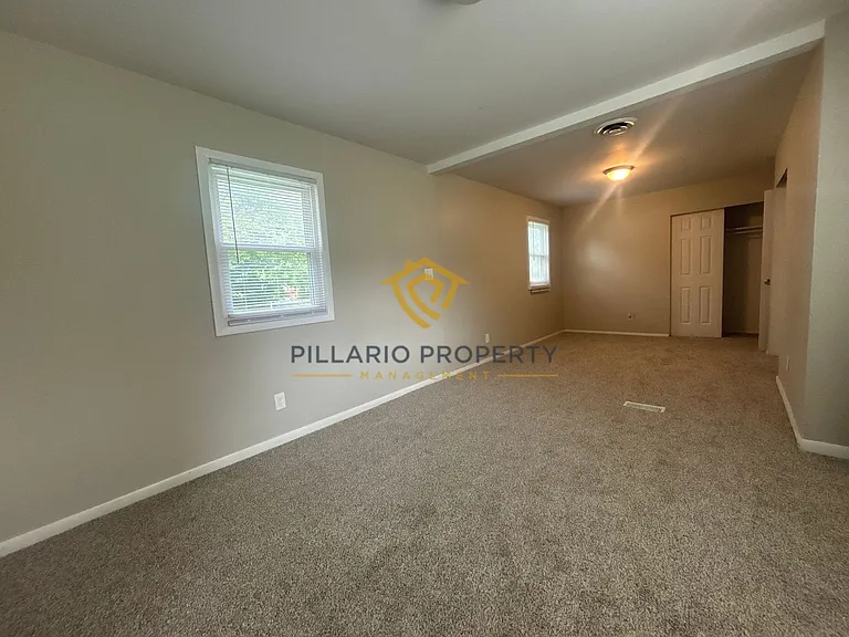 1112 Earhart St — Photo 15
