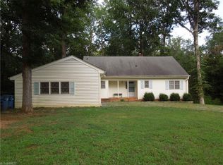 2302 Lynwood Dr, Greensboro, NC 27406