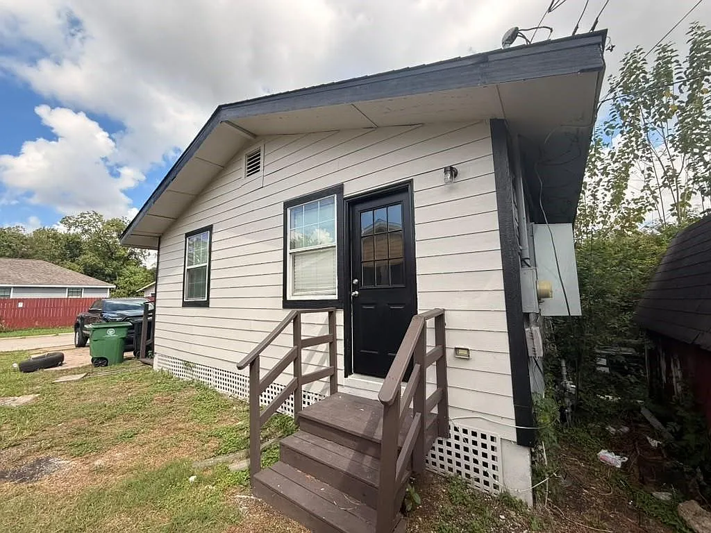 2 bed, 1.0 bath, 672 sqft, $1,100 — Photo 4
