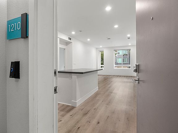 3rd image of 1210 Nolita