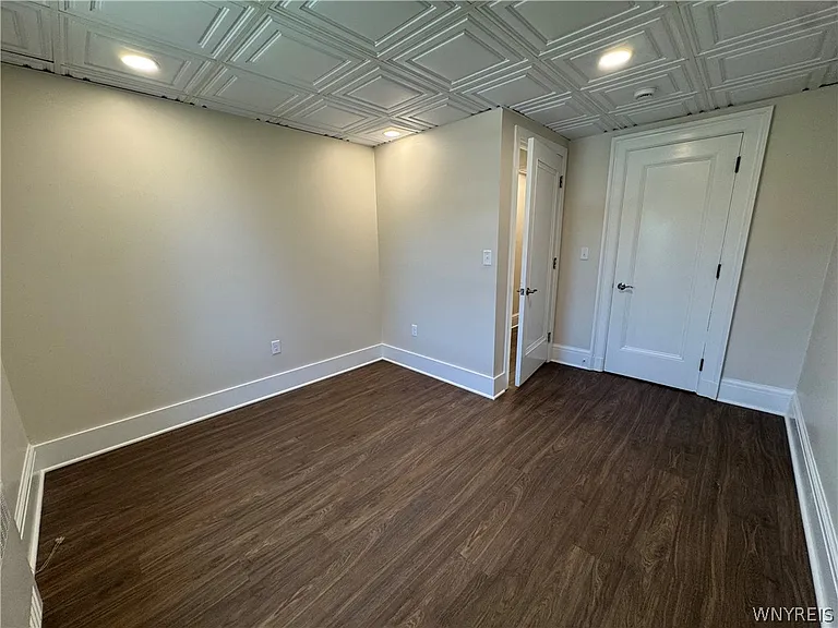 77 W Humboldt Pkwy #B — Photo 18