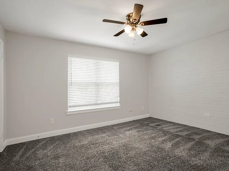 2203 Sheraton Dr — Photo 21