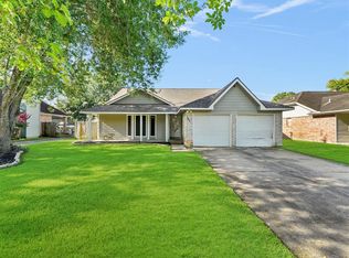 508 Hunters Ln, Dickinson, TX 77539