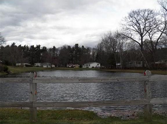 2nd image of 12 Surrey Ln