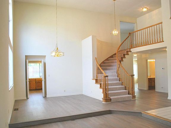 5th image of 20 Stratford Ct