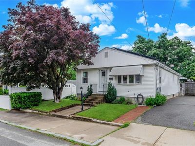 75 Columbus St, Providence, RI, 02908