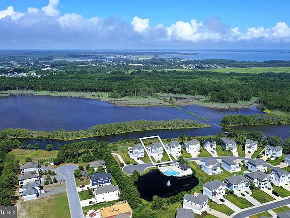 5th image of 38946 Silver Sands Dr N