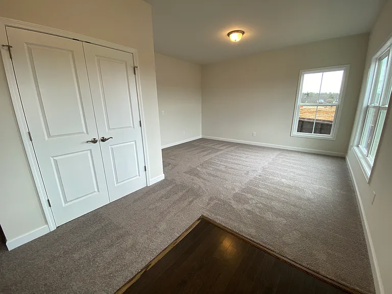 435 John Adams Dr — Photo 2