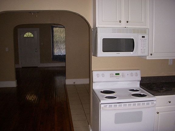 5th image of 2049 Hillsborough St