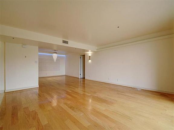 Spacious dining room area