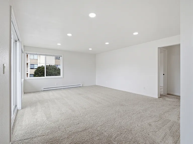 11556 Greenwood Ave N #201 — Photo 8