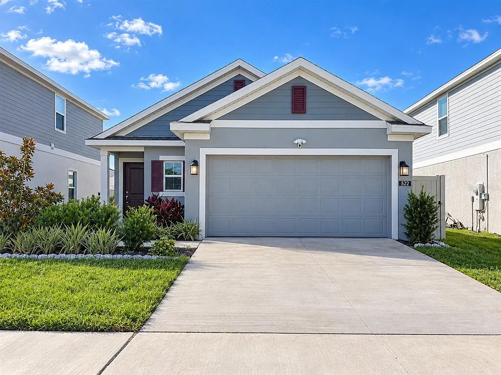3 bed, 2.0 bath, 1440 sqft, $2,000 — Photo 1