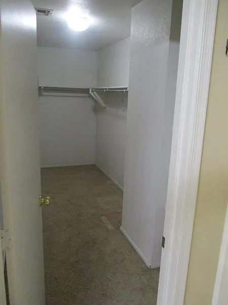 642 S Concord St — Photo 4