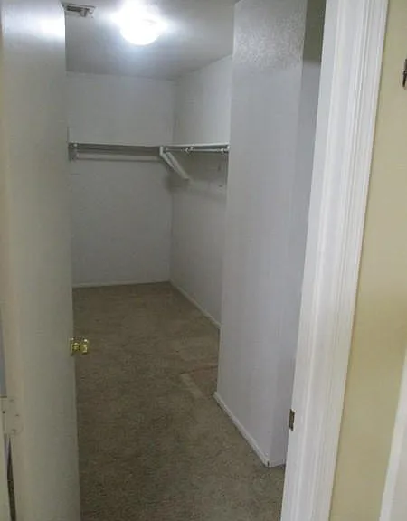 642 S Concord St — Photo 4