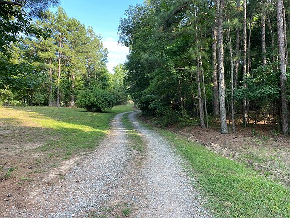 1/2 mile driveway into nature