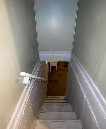 5th image of 1166 Mount St