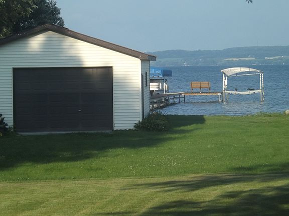 5th image of N9047 Lakeshore Dr