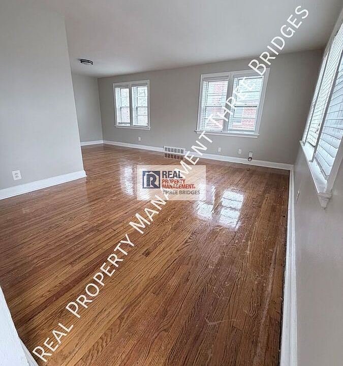 1st image of 1110 Ursula Ave