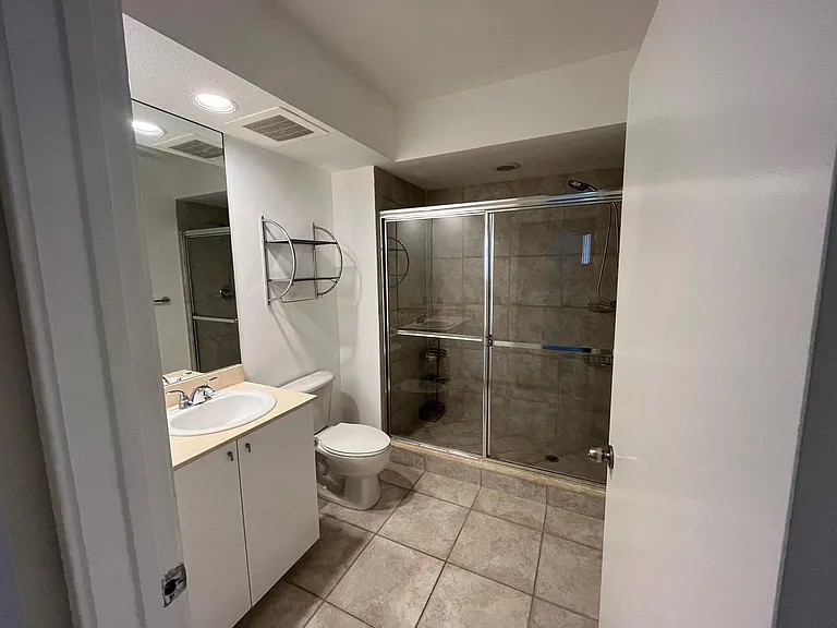 1551 N Flagler Dr #802 — Photo 11