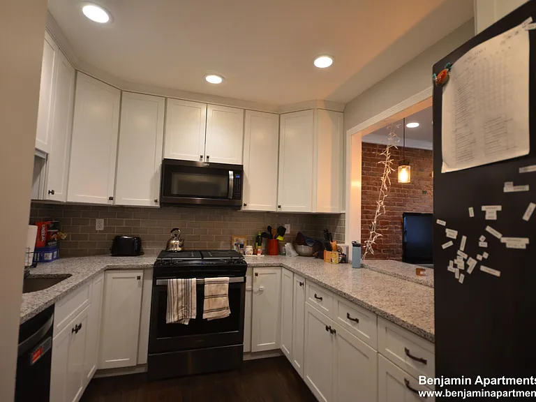 60 Florida St #2 — Photo 11