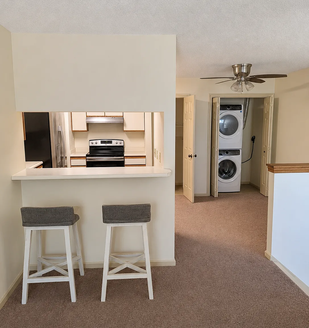 2 bed, 1100 sqft, $2,400 — Photo 2