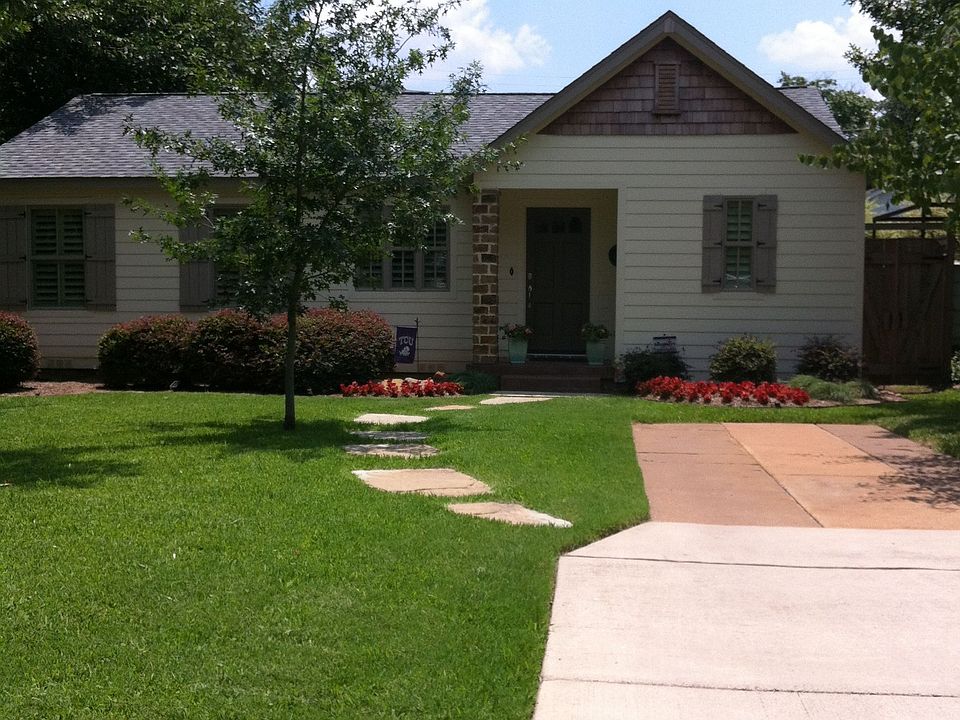 1st image of 6029 Lovell Ave