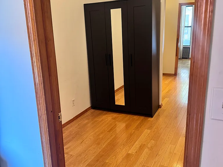 129 Guernsey St #1R — Photo 5