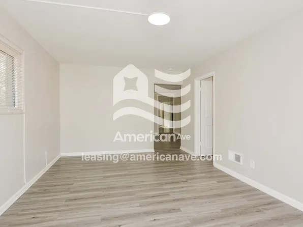 710 Chambers Rd, Saint Louis, MO 63135