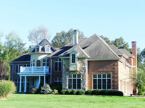 21 Violet Trl, Lafayette, NJ 07848