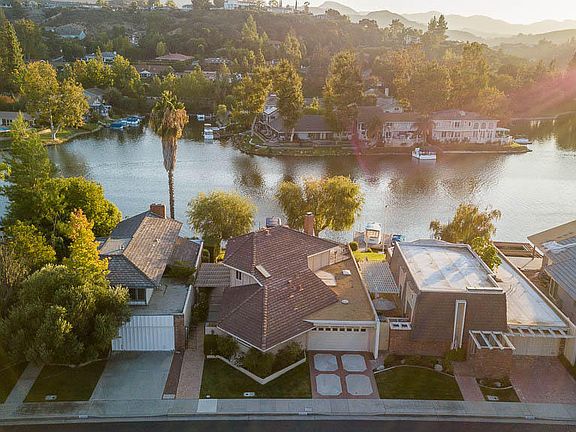 2nd image of 32130 Oakshore Dr