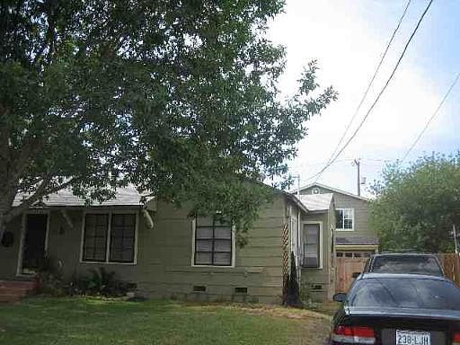 2nd image of 427 N MEADOW LANE