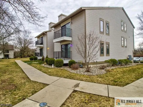 13 Sam Bonnell Dr #113, Clinton, NJ 08809