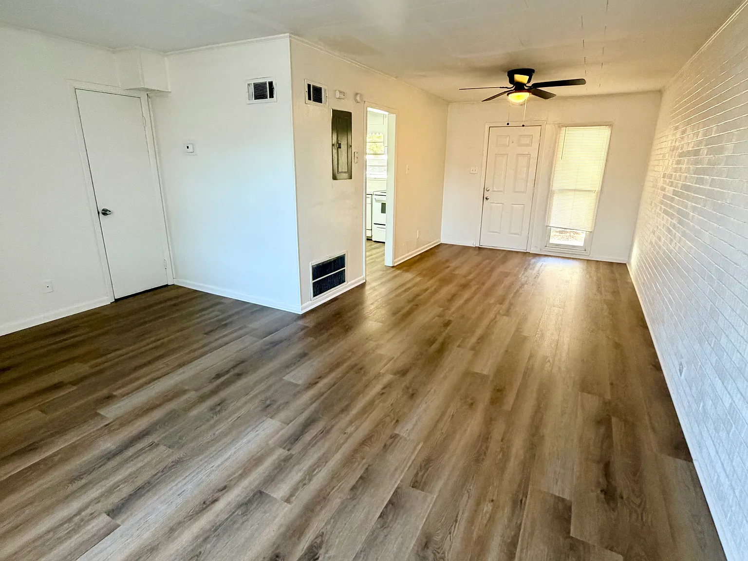 109 W Bacon St — Photo 3