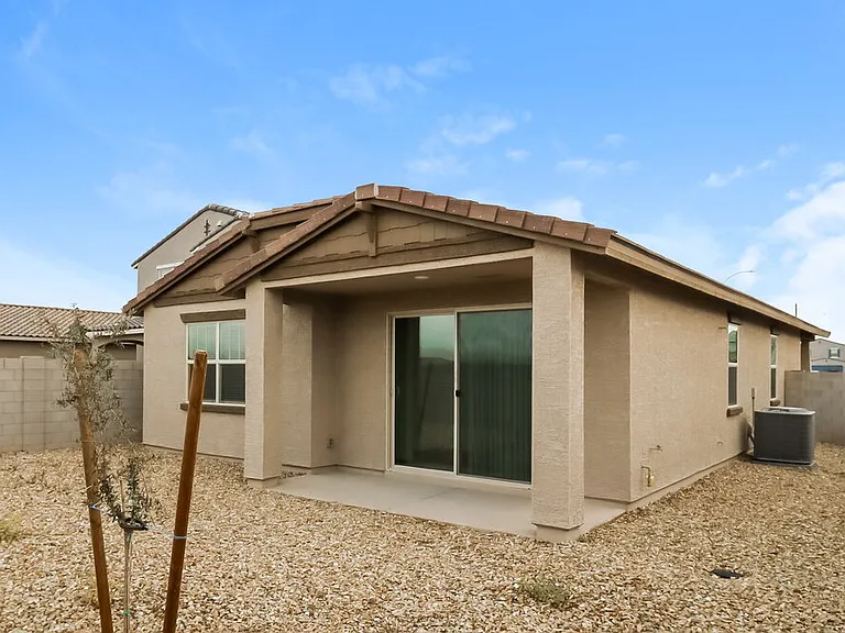 4904 S 107th Ln — Photo 15