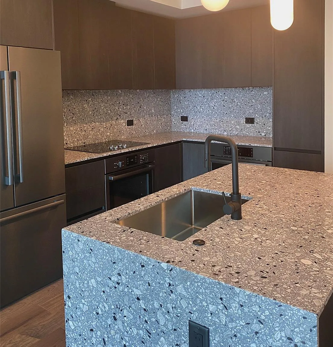 1 bed, 1.0 bath, 727 sqft, $2,700 — Photo 2