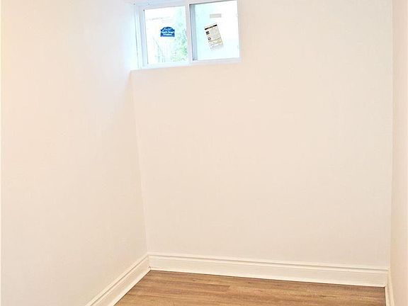5th image of 985 Victoria Park Ave #Basement