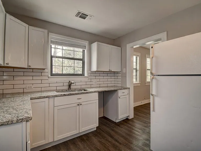 1707B E Main St — Photo 8