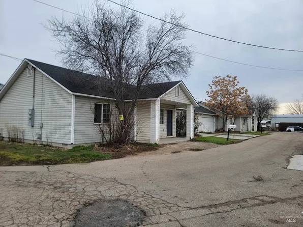 1324 & 1328 N Flamingo Ct, Nampa, ID 83651
