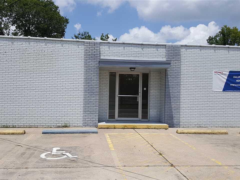 1st image of 3120 North St