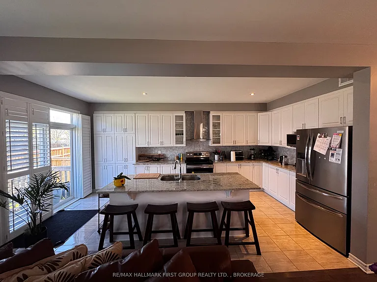 1098 Woodhaven Dr — Photo 15