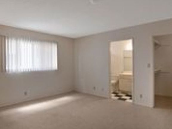 3rd image of 2469 Purdue Ave APT 201