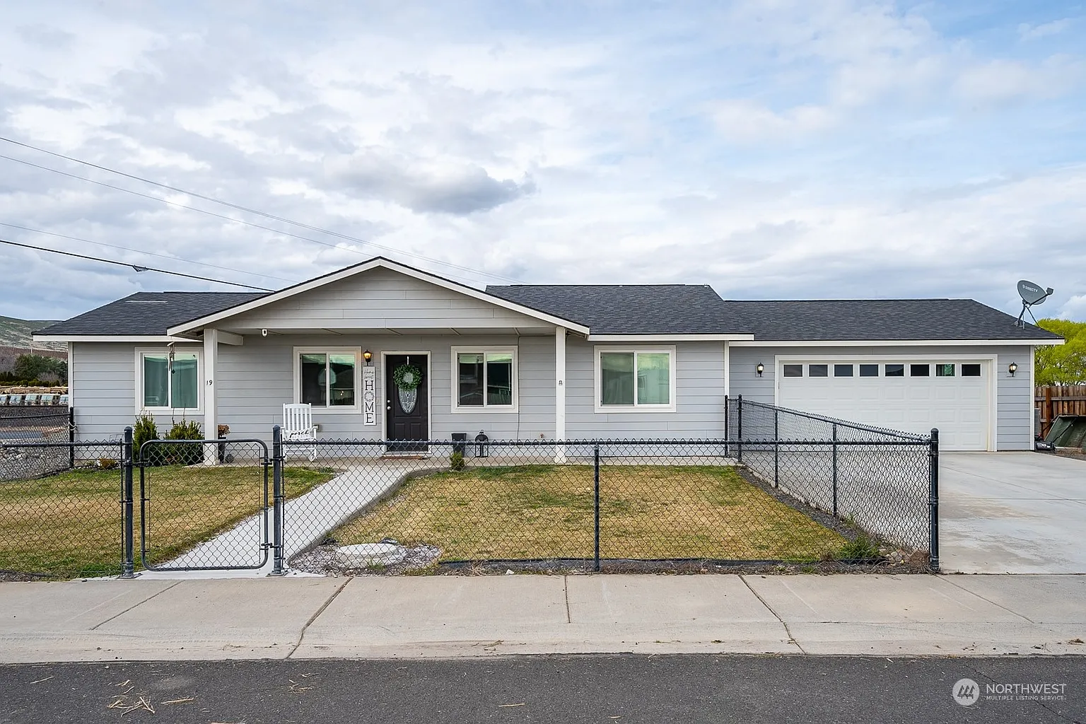 19 Grant Drive photo 1
