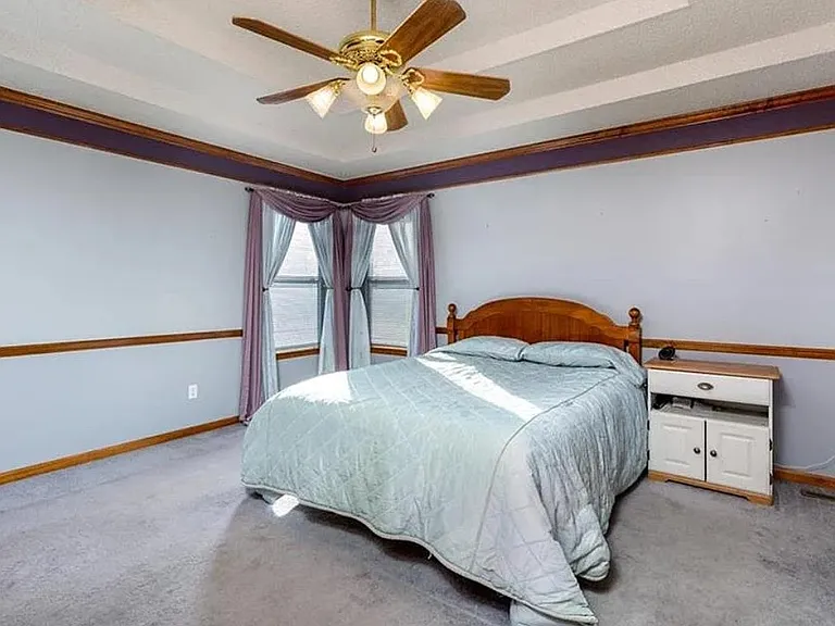 3400 Gateway Dr — Photo 10