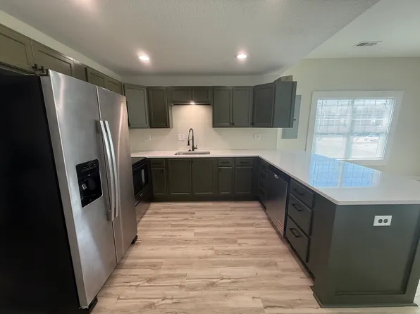 317 N Prairie St, Liberty, MO 64068