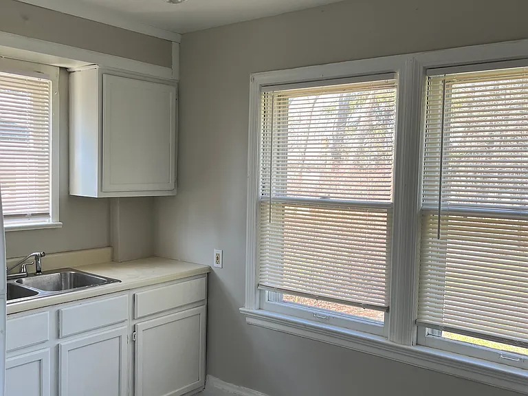 783 Leonard St — Photo 11