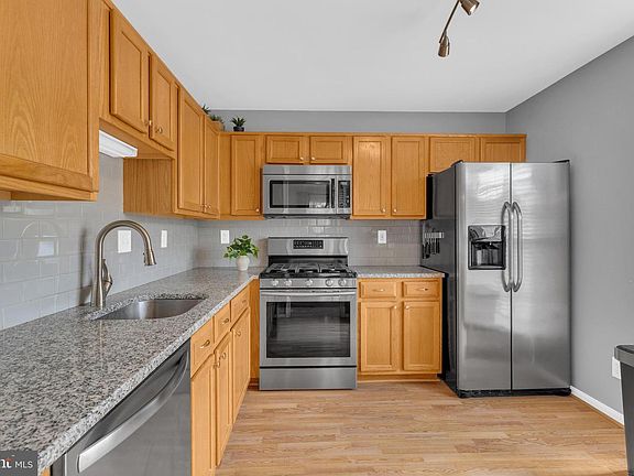 4th image of 8200 Catbird Cir Unit 201