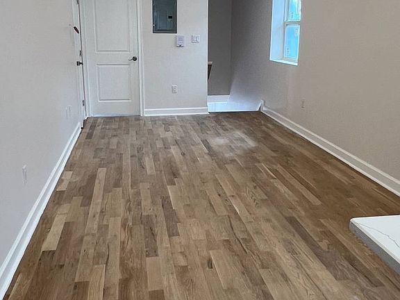 5th image of 2757 Tenbroeck Ave