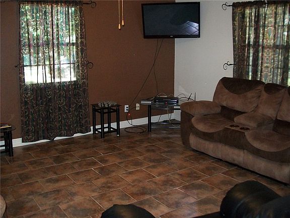 4th image of 1517 Avenue B
