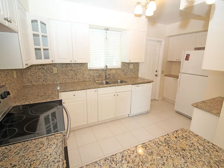 4454 W Tradewinds Ave — Photo 6