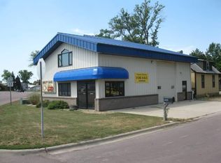 1265 2nd Ave N, Windom, MN 56101